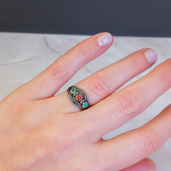 Sterling Silver Turquoise & Coral Trio Ring, Sz 5.5 — Southwest twist-wire - Picture 8 of 13